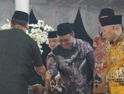 Walikota Bitung Serahkan Piala Bergilir Musabaqoh Tilawatil Qur’an ke-XXX