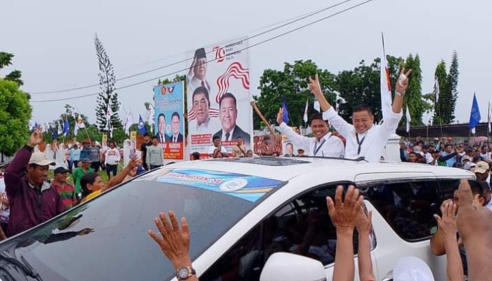 Ribuan Massa Pendukung Antar Irwan Hasan-Harony Mamentiwalo ke KPU Talaud