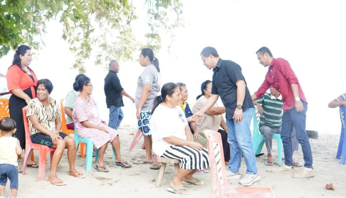 Perdana Sirajudin-Adit Blusukan di Desa Sampiro, Paparkan Program Pengentasan Kemiskinan