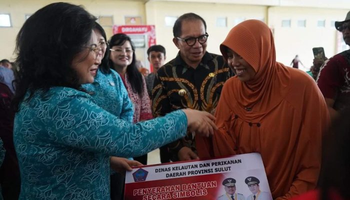 Kunker di Bolmut, Ketua TP-PKK Provinsi Sulut Kucurkan Berbagai Bantuan Masyarakat