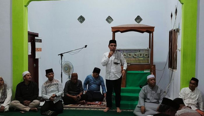 Sentuhan Kepedulian Pemkab di Bulan Ramdhan, Bupati dan Ketua TP-PKK Bolmut Tebar Berkah di Masjid Al-Ikhlas Suka Makmur