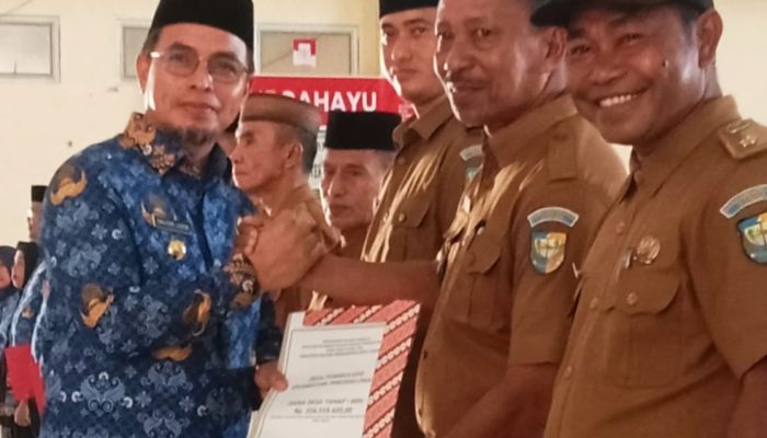 Pemdes Tombulang Jadi Simbolis Penerimaan Dana Desa Tahap I se Kabupaten Bolmut