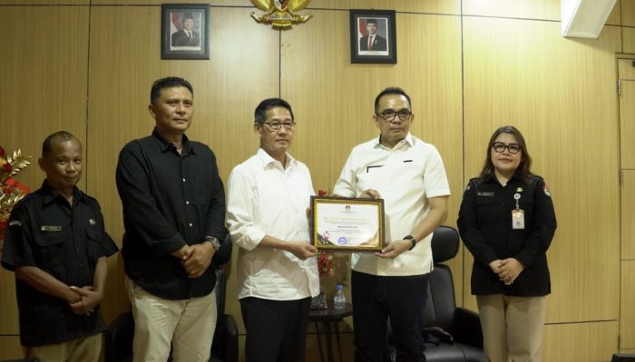 Sinergi Pemerintah dan KPU Antar Bitung Raih Piagam Penghargaan Pilkada 2024