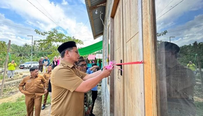 Secara Bergilir, Bupati Boltara Resmikan RLH, Kali Ini di Kecamatan Bolangitang Barat dan Timur