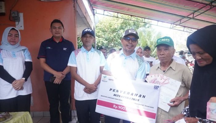 Bupati-Wabup Serahkan BLTS Kesra Tahun 2025