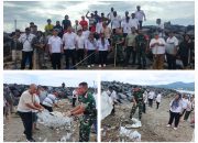 Dukung Gerakan Indonesia Asri, Danramil 1309-01/STB dan Babinsa Ikut Bersih-bersih Pesisir Pantai Bitung Karangria
