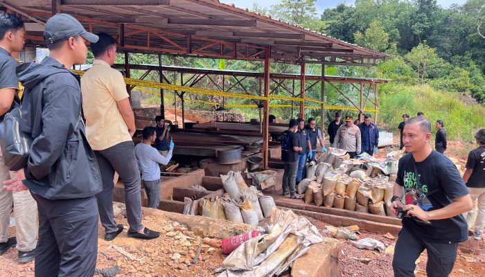 Penambangan Ilegal dan Penyelundupan Pasir ke Malaysia Berhasil Diendus, 7 Orang Tersangka Diamankan Petugas