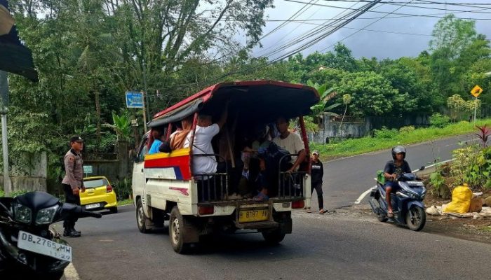 Optimalkan Kamseltibcarlantas, Polsek Bunaken Gelar Pos Cakalang di Simpang Batusaiki