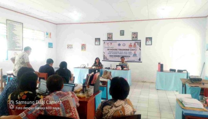 Untuk Smester Baru, SMA Negeri 1 Tombulu Tingkatkan Kompetensi Guru Lewat Pelaksanaan IHT