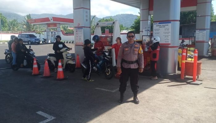 Polsek Pineleng Lakukan Pengawasan Distribusi BBM di SPBU Tateli, Pastikan Penyaluran Tepat Sasaran