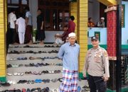 Personel Polsek Jajaran Polresta Manado Laksanakan PaJa Somat, Pastikan Keamanan Ibadah Sholat Jumat