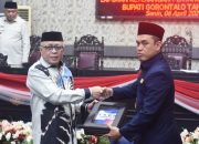 Sofyan Puhi Sampaikan LKPJ 2025 di Rapat Paripurna DPRD Kabupaten Gorontalo