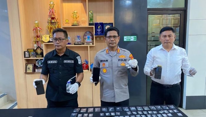 Polisi Bongkar Peredaran Sabu di Wilayah Mapanget, Dua Tersangka dan Babuk 60 Paket Diamankan