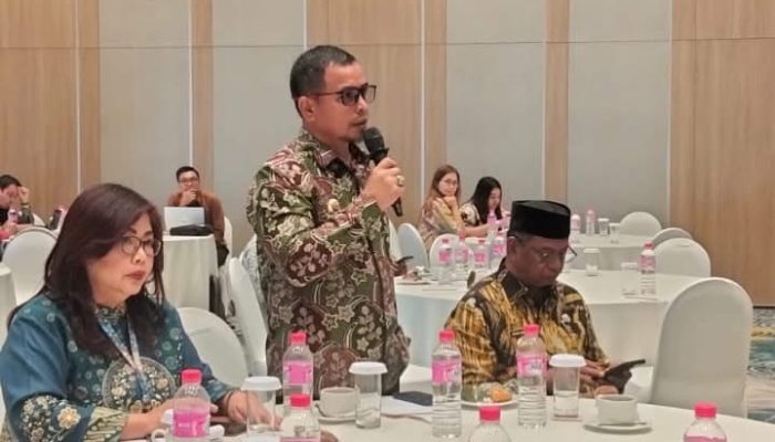 Tutupi Kekurangan Alat Panen Petani, Dihadapan OJK, Bupati Bolmut Usulkan Bantuan KUR Alsintan