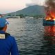KM Maranatha 04 Terbakar di Selat Lembe, Ditpolairud Polda Sulut Turun Gunung Jinakkan Api