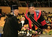 Kapolda Sulut Irjen Pol Roycke Harry Langie Resmi Raih Gelar Doktor dengan Predikat Cumlaude
