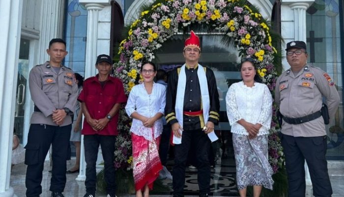 Polsek Sario Pengamana Ibadah Perayaan HUT ke-71 Jemaat GMIM Getsemani Sario Kota Baru