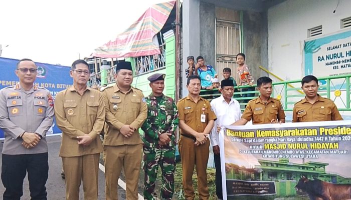 Hengky Honandar dan Randito Maringka Antar Langsung Bantuan Kurban Presiden RI