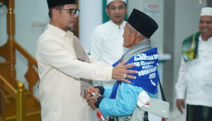 Safari Subuh Keliling Pemkab Bolmut Dirangkaikan Pelepasan Jemaah Haji Tahun 2026