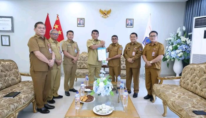 Gubernur Tunjuk Heronimus Makainas Pelaksana Tugas Bupati Kepulauan Sitaro