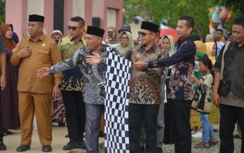 Lestarikan Identitas, Bupati – Wabup Bolmut Lepas Pawai Karnaval Budaya