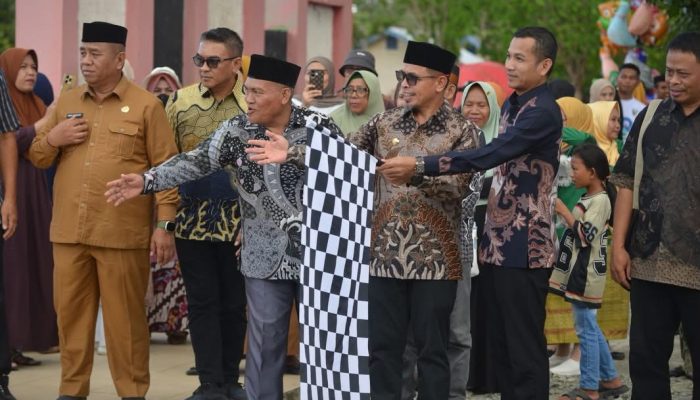 Lestarikan Identitas, Bupati – Wabup Bolmut Lepas Pawai Karnaval Budaya