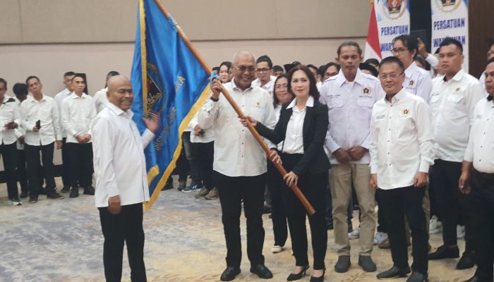 Akhmad Munir Kukuhkan Pengurus PWI Sulut, Masa Bakti 2026-2031