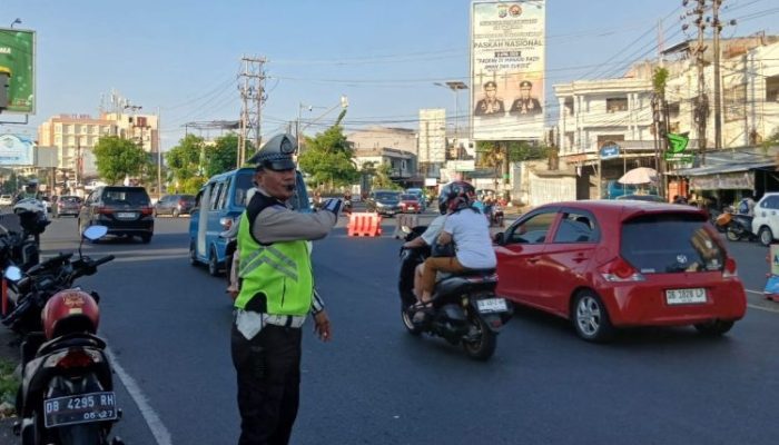 Kapolsek Jusman Mori, Pos Cakalang, Antisipasi Kemacetan dan Tingkatkan Disiplin Berlalu Lintas