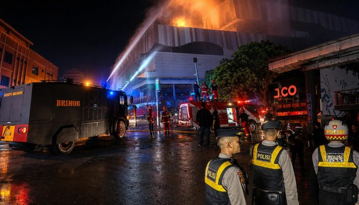 Polisi Lakukan Penyelidikan Mendalam Adanya Korban Tewas Kebakaran Mega Mall Manado