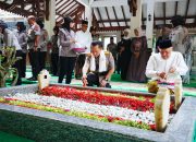 Jelang Hari Bhayangkara ke-80, Kapolri Ziarah ke Makam Gus Dur, Kenang Tokoh Reformasi Polri