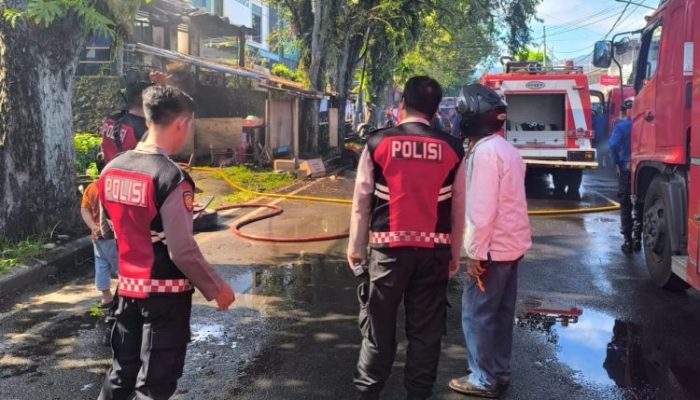 Wujud Pelayanan Prima, Polresta Manado Respons Cepat Laporan Kebakaran Rumah di Wanea