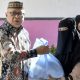 3.500 Paket Sembako Presiden untuk Warga Kecamatan Limboto di Serahkan Sofyan Puhi