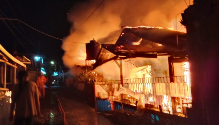 Tiga Rumah di Sagrat Weru Satu Bitung Ludes Dilalap Api, Kerugian Capai Rp500 Juta