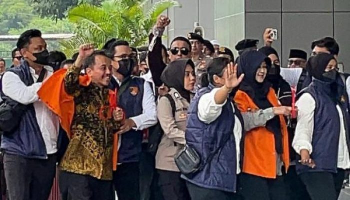 Kejari Jaksel Tunda Penahanan Roy Suryo dan dr Tifa, Ada Jaminan Keluarga dan Sikap Kooperatif