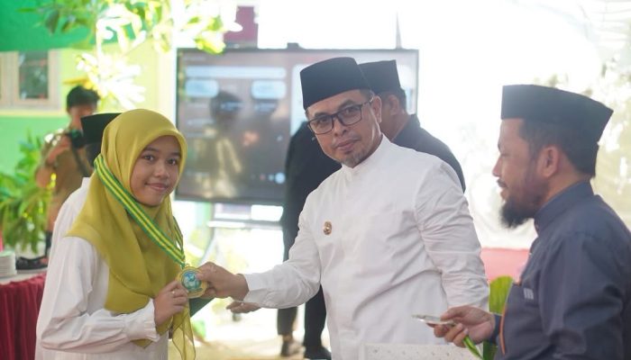 Bupati Sirajudin Hadiri Penamatan Siswa dan Wisuda Tahfiz SDIT Waladun Sholeh
