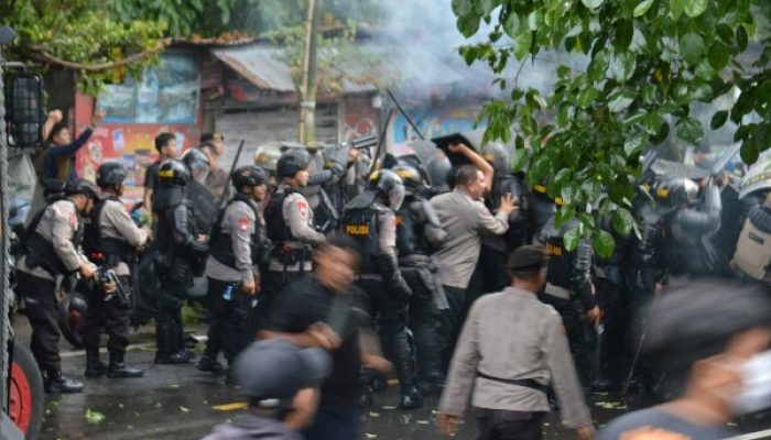 Polda Sulut Tegaskan Penanganan Demo Mahasiswa Sesuai SOP, Sesalkan Aksi Anarkis yang Rusak Fasilitas DPRD