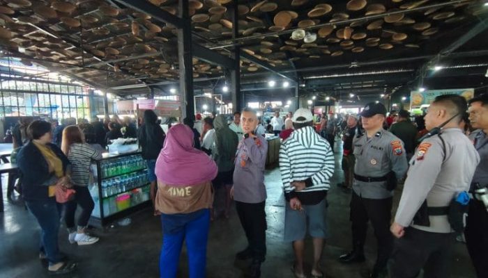 Polsek Wenang Laksanakan Pengamanan Aksi Unjuk Rasa Pedagang Pasar Bersehati, Situasi Berlangsung Aman dan Kondusif