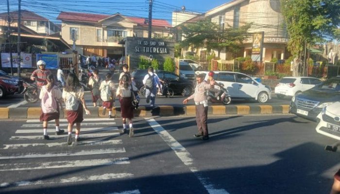 Polsek Mapanget Gelar Pos cakalang, Arus Lalu Lintas di Jalan A.A. Maramis Terpantau Lancar