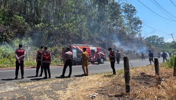 Kebakaran Lahan di Malalayang Dua Berhasil Dipadamkan, Polisi Pastikan Situasi Tetap Aman