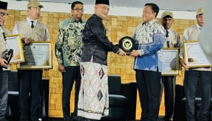Dukung Suksesi Penyelenggaraan Haji 2026, Polri Terima Penghargaan dari Kementerian Haji dan Umrah RI