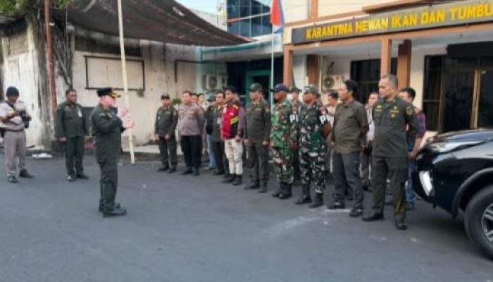 Petugas Gabungan Laksanakan Operasi Karantina, Tiga Ekor Ayam Tanpa Dokumen Diamankan