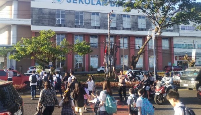 Polsek Mapanget Gelar Pos Cakalang, Arus Lalu Lintas di Jalan A.A. Maramis Terpantau Lancar