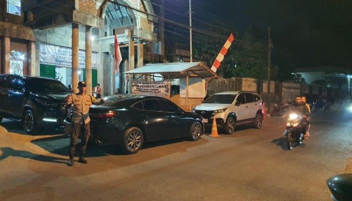 Polsek Singkil Jaga dan Amankan Ibadah Kapolda Sulut di GMIM Yarden