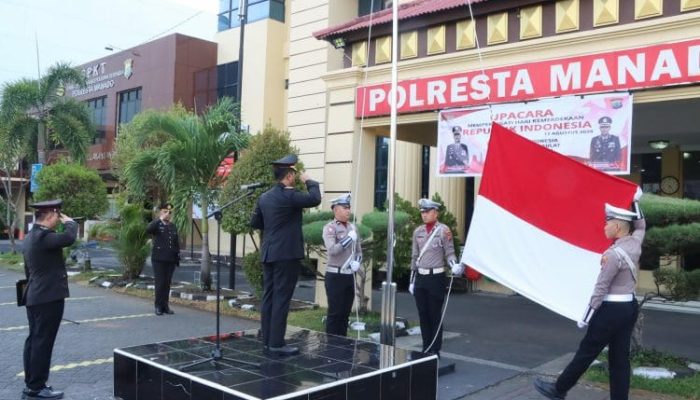 Pimpin Upacara HUT ke-81 RI, Kapolresta Manado Ajak Personil Isi Kemerdekaan Dengan Berikan Pelayanan Terbaik