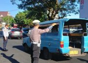 Tertibkan Microlet di Pintu Terminal, Kapolsek : Jaga Ketertiban dan Cegah Kemacetan