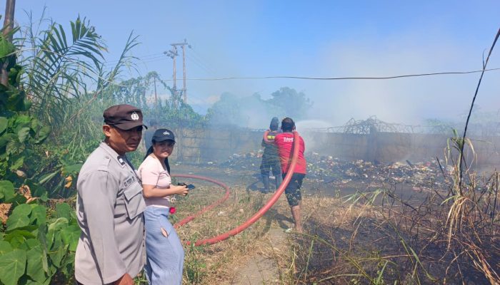 Api Nyaris Meluas, Polisi dan Damkar Sigap Jinakkan Kebakaran Lahan di Pinokalan