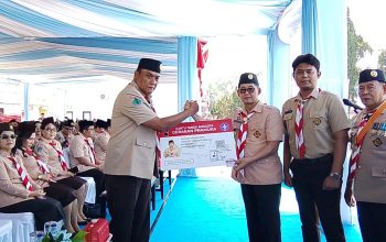 Pemberian Kartu Tanda Anggota Gerakan Pramuka