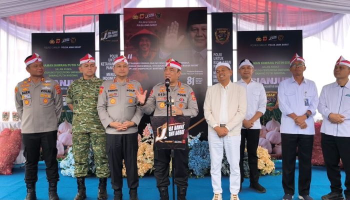 Wakapolri Berikan bansos 1.000 paket untuk 2 Gapoktan Bawang putih di Cianjur