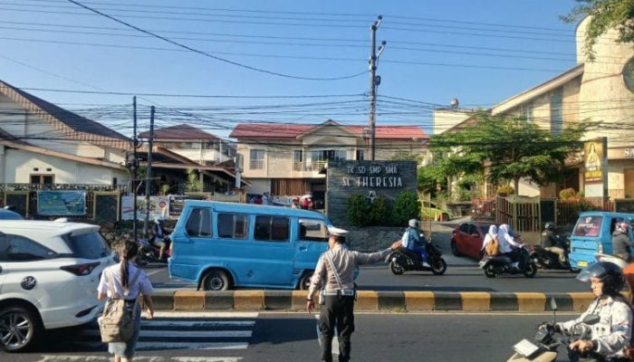 Pos Cakalang Polsek Malalayang Hadir di Titik Rawan, Cegah Kemacetan dan Pelanggaran Lalu Lintas