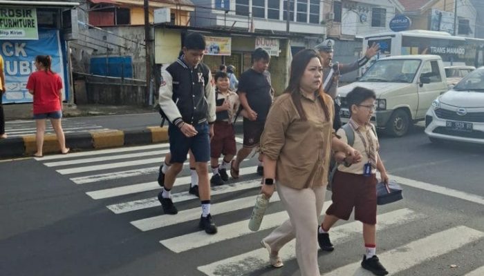 Pos Cakalang Polsek Malalayang Atur Arus Lalu Lintas Pagi, Cegah Kemacetan